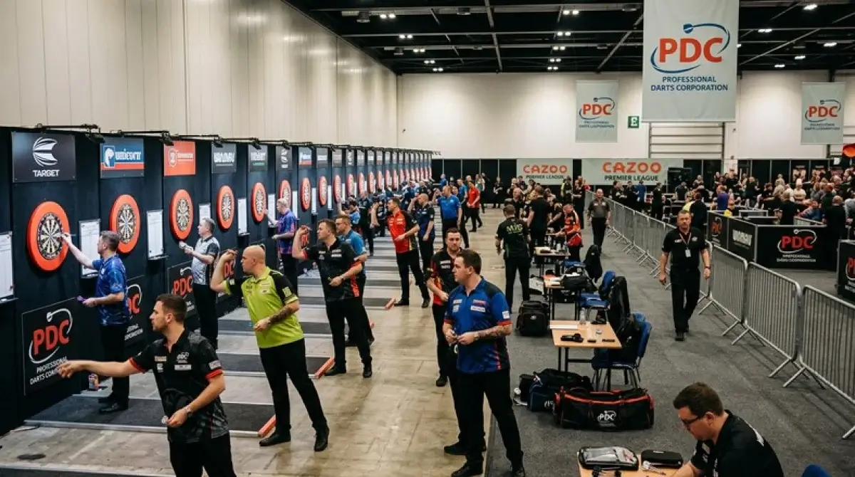 Das Verfolgerfeld bei der Darts WM mit Price und Wright